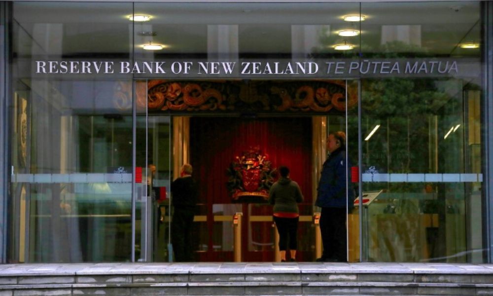 New Zealand c.bank keeps rates steady at 5.5%, sees sticky inflation
